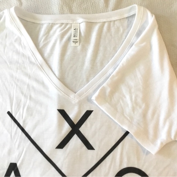 NEW WITHOUT TAG BELLA "ALPHA CHI OMICRON" FRATERNITY WHITE UNISEX T-SHIRT V-NECK - Picture 3 of 4